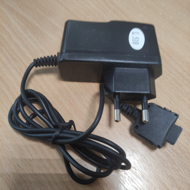 Зарядний пристрій lg l510,1300,1500 Зарядний пристрій lg l510,1300,1500